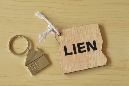 house and label tag written with LIEN